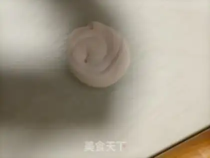 Make Hand grab cake step 4