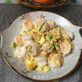 Make Eggs and shrimp step 7