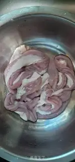 Make Spicy garlic powdered sausage step 0