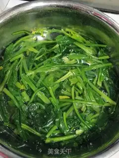Make A spinach mix fan step 4