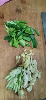 Make Soybeans to fry fish step 2