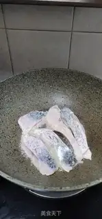 Make Soybeans to fry fish step 3