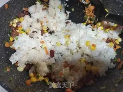 Make Corn sausage fried rice step 3