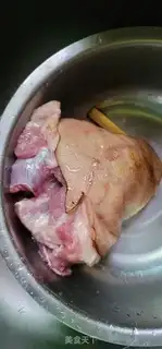 Make White hog elbows step 0