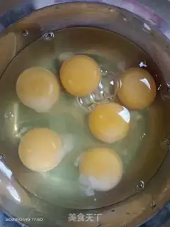 Make Tomato fried eggs step 0