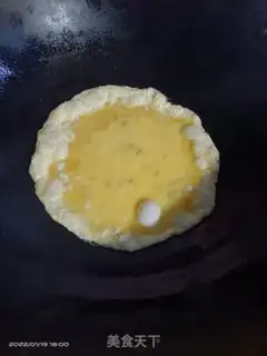 Make Tomato fried eggs step 2