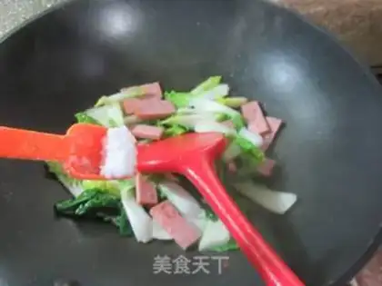 Make The ham and yellow cabbage step 6
