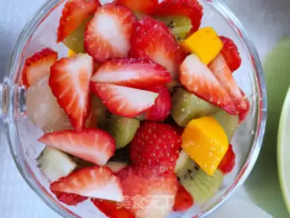 Make Milk and fruit fishing step 4