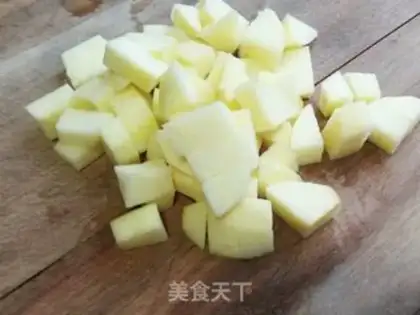 Make Apple milk oatmeal step 1