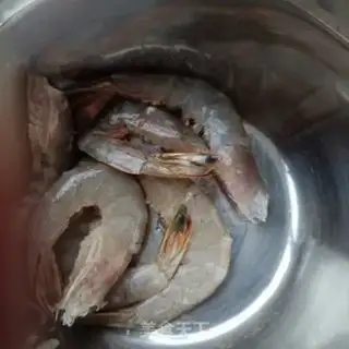 Make Bean to shrimp noodles step 1