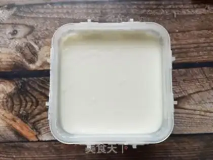 Make Flamingo-crunch yogurt step 0