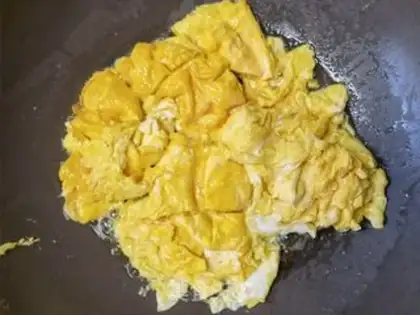 Make Screech pepper carrot and fried eggs step 5