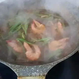 Make Bean to shrimp noodles step 9