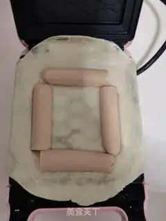 Make A hand grab sandwich step 1