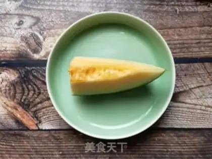 Make ♪ Hammelon rim yogurt cup ♪ step 1