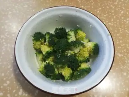Make Porridge of broccoli step 1