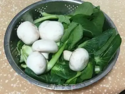 Make Green mushroom soup step 0