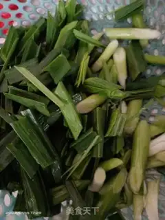 Make Garlic and blue meat step 0