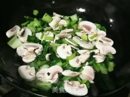 Make Green mushroom soup step 4