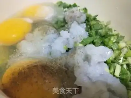 Make Shrimp omelet fried eggs step 1
