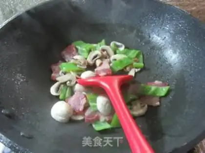Make Pyramid, fried mushrooms step 4