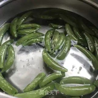 Make Carrot with sweet beans step 2