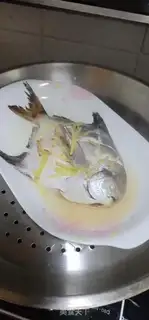 Make Spicy and garlic gillfish step 5