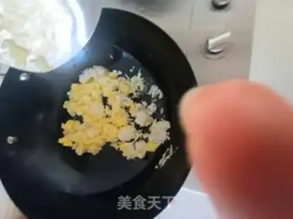 Make Pine egg fried rice step 3