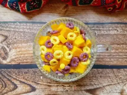 Make Mango-cooked yogurt cup step 5
