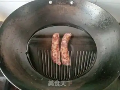 Make Garlic sprouts and spicy sausages step 1