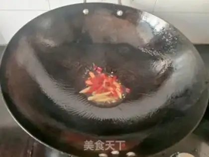 Make Garlic sprouts and spicy sausages step 3