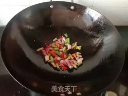Make Garlic sprouts and spicy sausages step 4