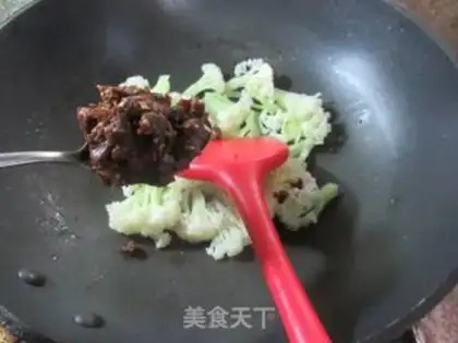 Make Fries with mushroom sauce step 2