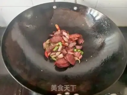 Make Garlic sprouts and spicy sausages step 5