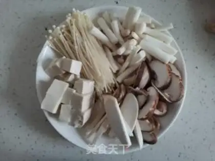 Make Tofu soup step 1