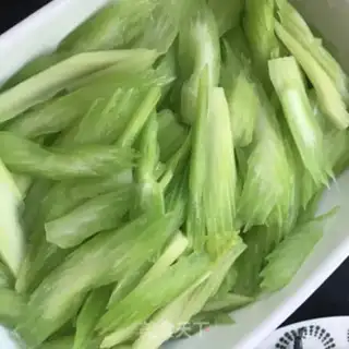 Make Celery fried dry step 3