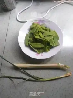 Make Clear the Dutch beans step 0