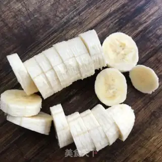 Make Blueberry banana yogurt step 3