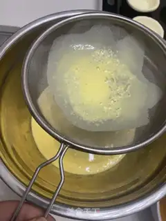 Make A simple home-based egg tarts step 5