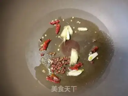 Make Sprinkled onion fried lamb step 3