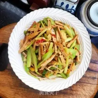 Make Celery fried dry step 10