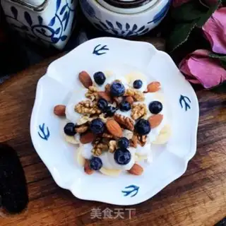 Make Blueberry banana yogurt step 6