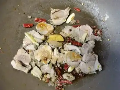 Make Sprinkled onion fried lamb step 6