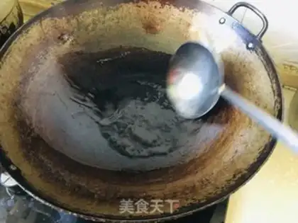 Make Potato pepper fried eggs step 3