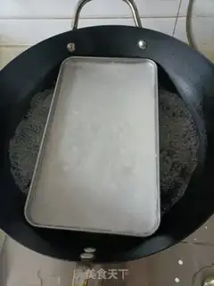 Make Tomato eggs and sausage powder step 0