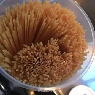 Make Beef tomato pasta step 1