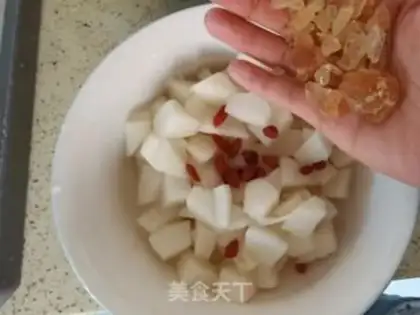 Make Autumn Pear soup step 3