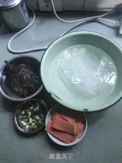 Make A fan sausage violet soup step 1