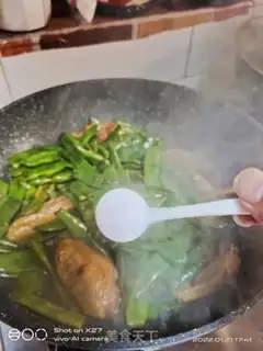 Make A chicken with wings and beans step 8