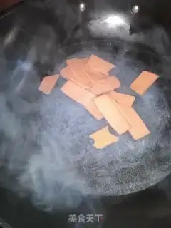 Make A fan sausage violet soup step 3